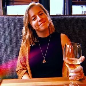 Meet your Posher, Hannah